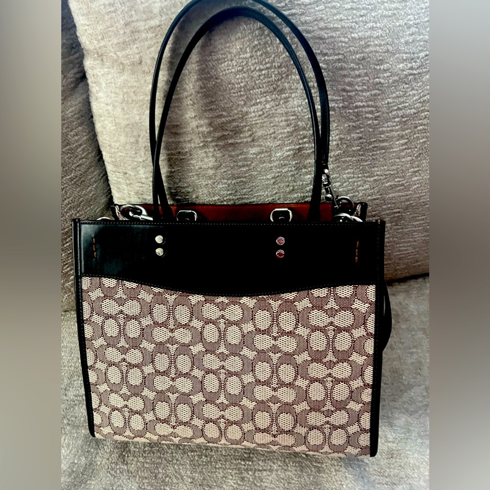 NWOT Coach Rogue 25  In Signature Textile Jacquard & leather Suede